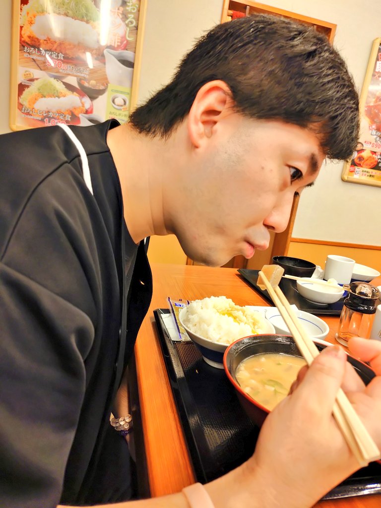 ANDREWTH5's tweet photo. 凛ちゃん生誕前の重圧でメシが一切喉通らないたかちゃん https://t.co/JSMVGez9M1