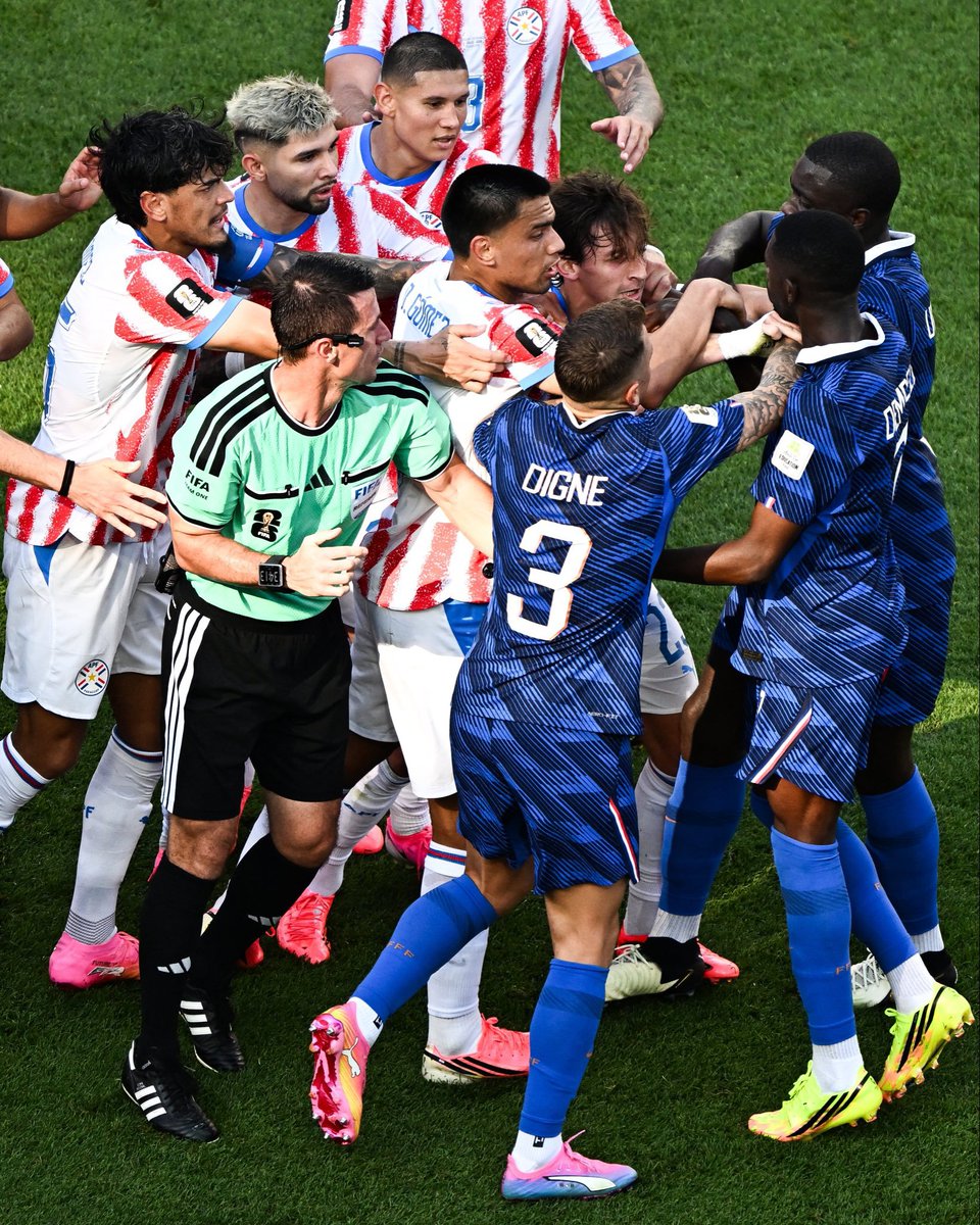 Bhai_saheb's tweet photo. 0 Yellow card
0 red card for paraguay
Referee was blind ?
#FravsPar https://t.co/ixpAZuKArB