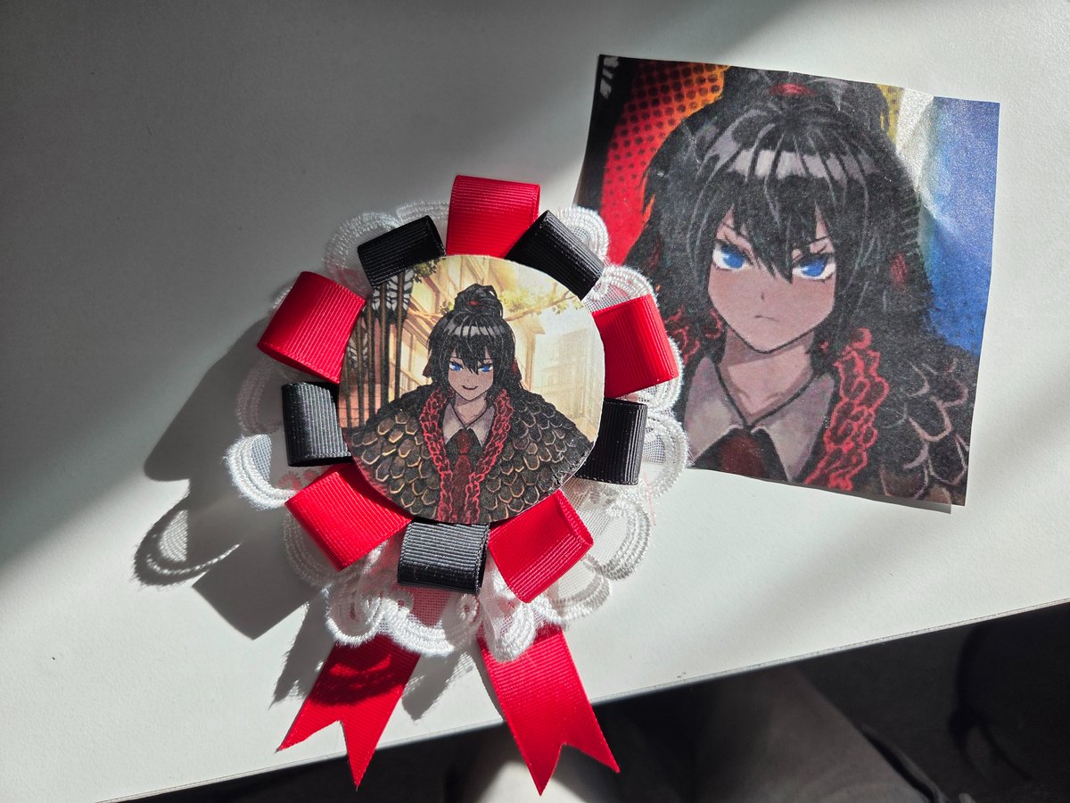 scallionnss's tweet photo. First two items I shall put on my Im Gyeong Eop board!!
(Im broke so I had to hand make the pin) https://t.co/nAC2XymnrC