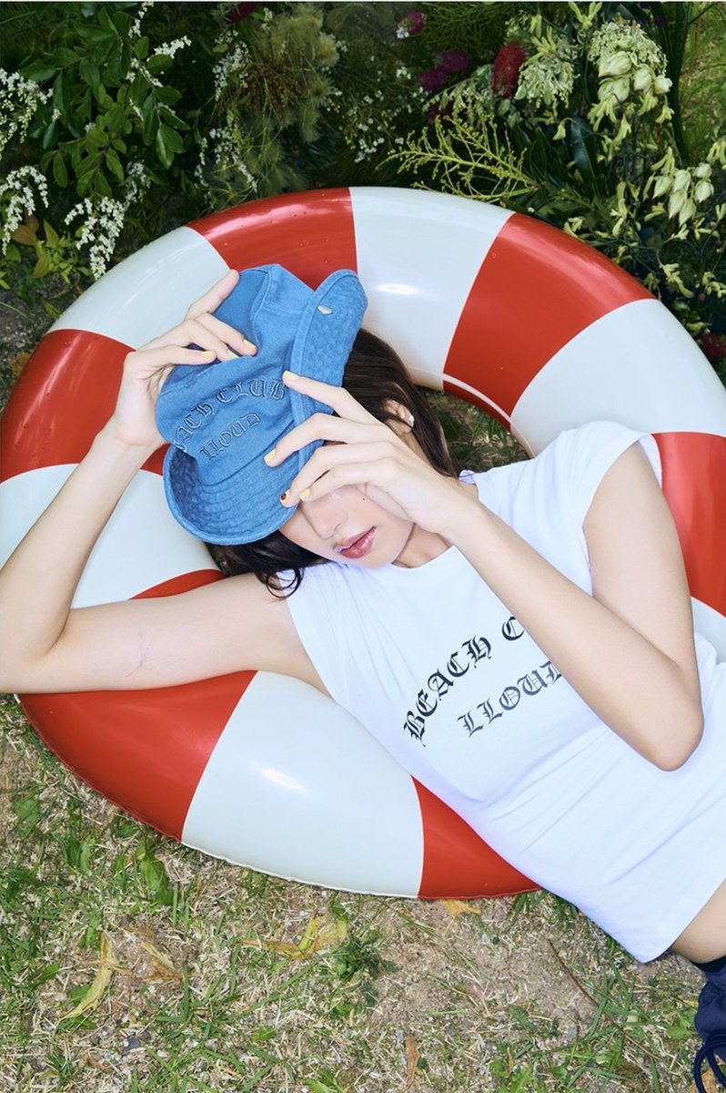 LittleTouchLisa's tweet photo. เสื้อกับหมวกน่ารัก
#LISA https://t.co/a2XRhvL3sI