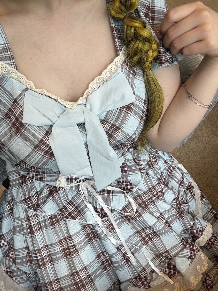 R_lv0t's tweet photo. 今日も今日とてこいつを持ち歩いて参戦します‼️

この服とこのカバン見かけたら話しかけてきて！
ちょーーーが付くほど喜びます🫣💓 https://t.co/WGJBqED3c5