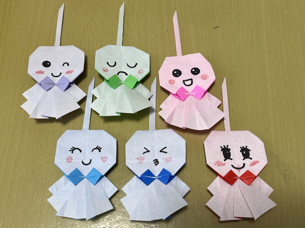 Shi2nobu's tweet photo. ユニット折り紙折ってみた
なんか、ブサイクだけど(笑)
最近、折り紙にハマってる職員がいて、てるてる坊主お願いしたら、かわいいの作ってくれました😊 https://t.co/fAPDITEnNc