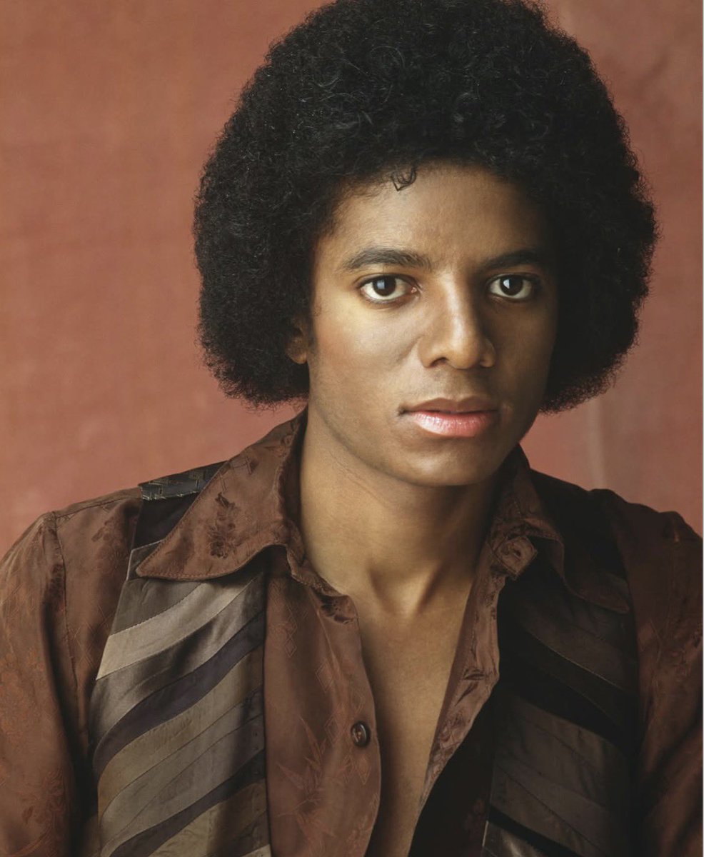 music__data's tweet photo. Michael Jackson's "Off The Wall" has now spent 200 weeks on the Billboard 200. 

It has since sold over 40 million units worldwide. https://t.co/fHvq289Ept