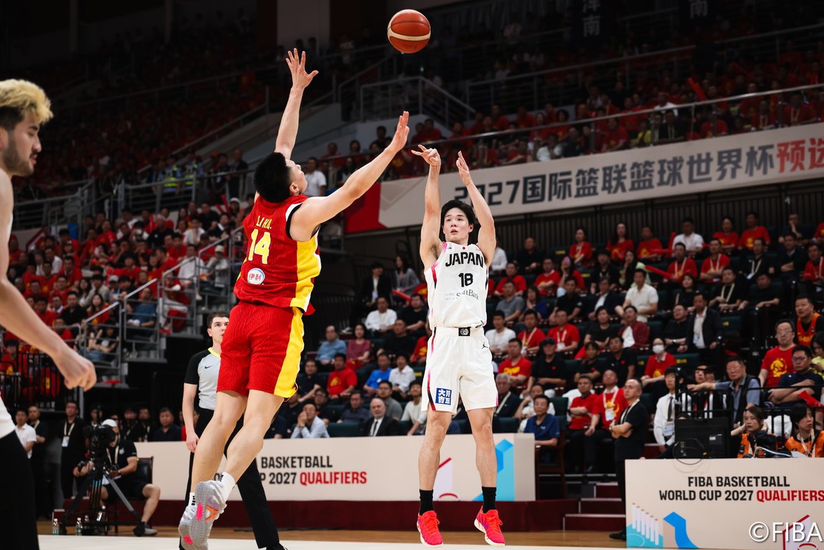JAPAN_JBA's tweet photo. 【レポート】男子日本代表「FIBA バスケットボールワールドカップ2027 アジア地区予選 Window3」
日本 92-73 中国：一体感が生み出した会心の勝利

レポートはこちら：
https://t.co/K2GkgawNws

#AkatsukiJapan 
#FIBAWC x #StepItUpJapan https://t.co/pStxUiP5WO