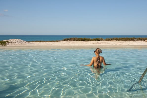 Cubatravel_es's tweet photo. ✨Cuba’s beaches are a delight for the senses — crystal‑clear waters, soft white sand, warm Caribbean breezes. Canadian travelers love Cuba for its beauty, safety, affordability and year‑round sunshine. 😎📲 https://t.co/U9Q1koyEL4
#CubaUnica #CubaTravel https://t.co/sHNZhCbi1U