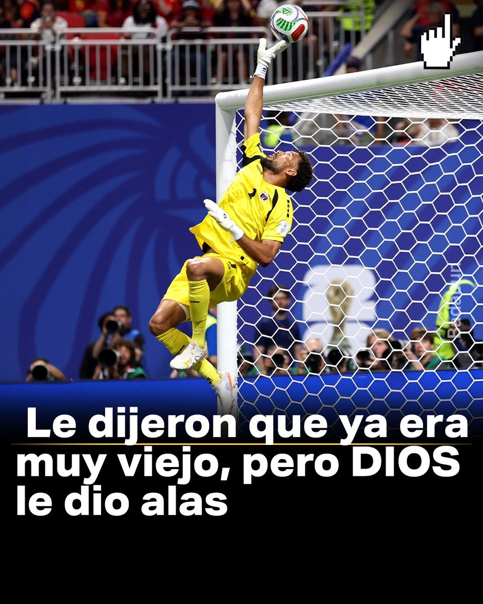 BadabunOficial's tweet photo. 👉👉 Tiene 40 años, y le dijeron que ya estaba muy viejo para debutar en un mundial... pero Dios tenía otros planes.

Su historia empezó difícil. Sus papás no pudieron criarlo: su padre era militar y su madre trabajaba todo el día. Así que fueron sus abuelos quienes lo criaron con amor. Por eso todos le dicen "Vozinha", que significa "abuelita"... porque él es, literalmente, el niño de sus abuelos.

Y su abuela creyó en él cuando nadie más lo hacía. Eran tan pobres que ella empeñó sus propias joyas, lo poquito de valor que tenía, para que su nieto pudiera seguir jugando fútbol. Ella no lo sabía, pero estaba sembrando un milagro.

El camino fue largo. Trabajó como electricista para sobrevivir. No tenía entrenador de porteros, así que aprendió a atajar viendo videos en YouTube. Le dijeron que era muy bajito. Que era muy pobre. Firmó su primer contrato profesional hasta los 25 años, cuando otros ya eran estrellas. Y llegó al Mundial a los 40... sin equipo y sin contrato.

Cualquiera hubiera tirado la toalla. Pero él nunca soltó la mano de Dios.

Y Dios no llega tarde: llega a tiempo.

En su primer partido mundialista, dejó en ceros a España, el campeón de Europa. Después frenó a Messi y a los campeones del mundo. Al terminar, cayó de rodillas llorando, recordando a sus abuelos que ya no están aquí para verlo... aunque seguramente lo vieron desde el mejor lugar del estadio: el cielo.

Perdió el partido, pero se ganó al mundo entero. Hoy es el portero más querido del planeta, con más de 22 millones de seguidores, y puso a su pequeño país, Cabo Verde, en el mapa.

Porque cuando el hombre dice "ya estás muy viejo"... Dios dice "apenas es tu momento".

A él le dijeron que ya no podía volar. Pero DIOS le dio alas. 🙏