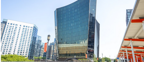 FCNightingale's tweet photo. "Boston's 10 World Trade sits empty amid lab market crash"

570,000 SF building was built "on-spec" for life sciences and office use.

BOSTON, Mar. 29, 2022 – JLL Capital Markets announced today that it has arranged $543 million in financing for the $596.6 million 10 World Trade project.

$382.5 million construction loan through a life  insurance company lender
$160 million in  joint venture equity from PGIM Real Estate and Wheelock Street  Capital  

-bizjournals
#commercialrealestate