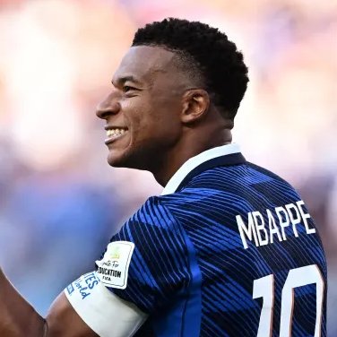TendenciasDepor's tweet photo. "Goycochea"

Por la fuerte crítica del histórico arquero a KYLIAN MBAPPÉ, campeón del mundo en 2018, finalista en 2022 y una de las figuras del actual Mundial: 

“La actitud de Mbappé me da pena. Yo entiendo el folklore, entiendo algunos diálogos, pero terminar de esta manera cuando estás ganando, sonriendo, canchereando… Después no te quejes si te meten una patada en la rodilla”.