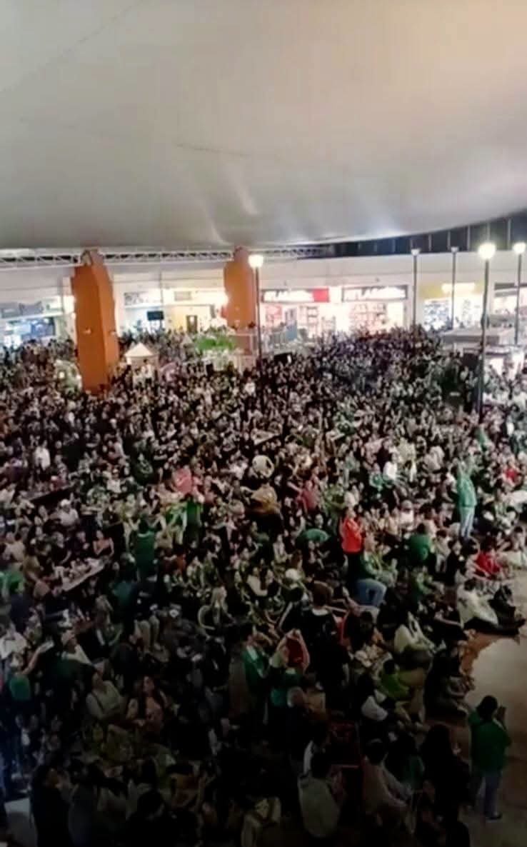 PuntoMedioEdo's tweet photo. 🚫🇲🇽⚽️ Plaza de #Izcalli #frena #transmisiones masivas de la Selección Mexicana, esto ante la falta de garantías de Protección Civil.

🤳 Más información ⬇️
https://t.co/u4XLTOJPcx https://t.co/huUrZ3twLL
