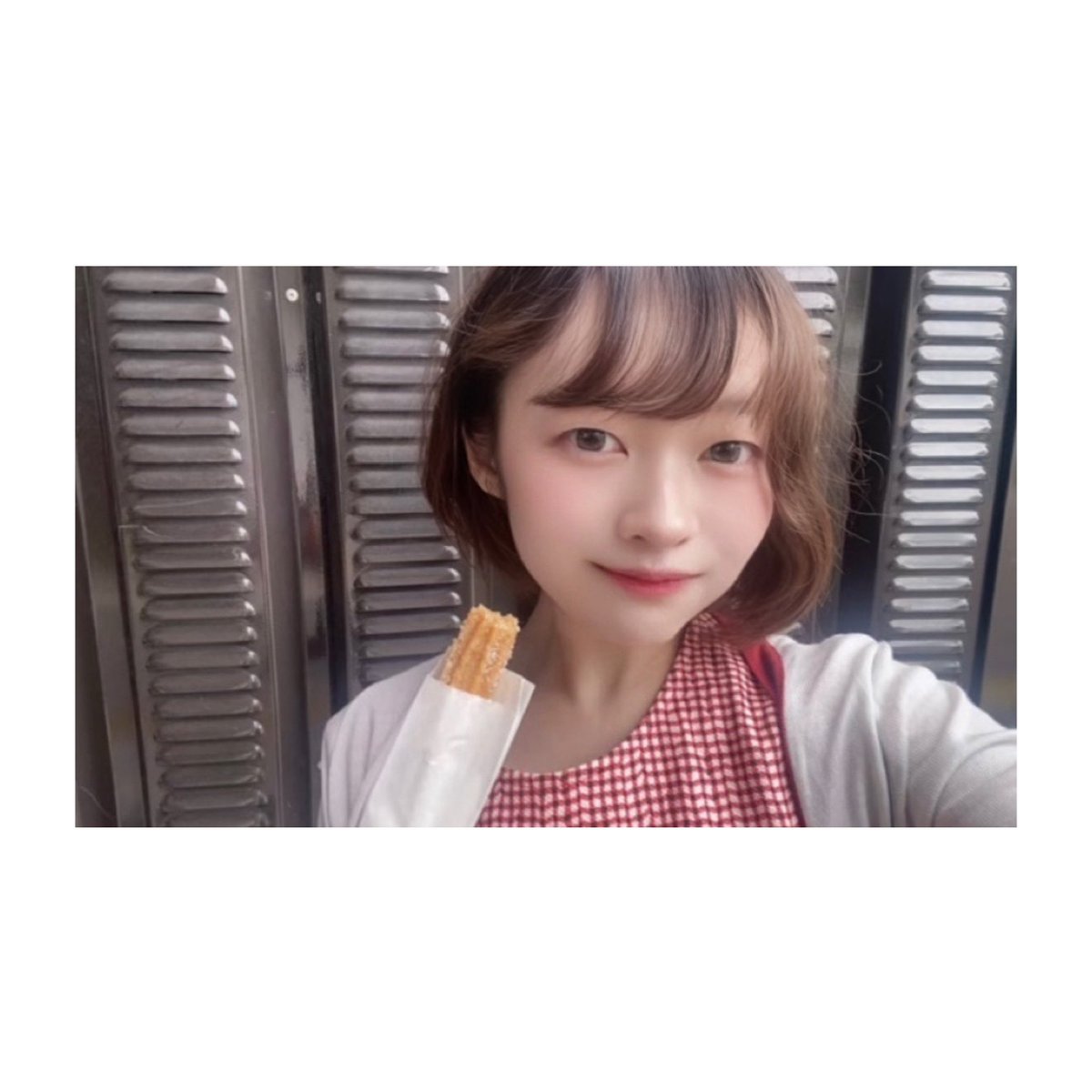 foreveractress's tweet photo. フードチケで全額賄いたくて、ちょうど500円のもの見つけた🪄︎︎

バス乗るために急いでてさすがに40cmのチュロスを持ち込むわけにいかなかったから、10cmぐらい食べてから撮った🧸🤎

#LITMOON
#メガ盛りMAX
#ボートレース平和島 https://t.co/i9MHiBSLXS