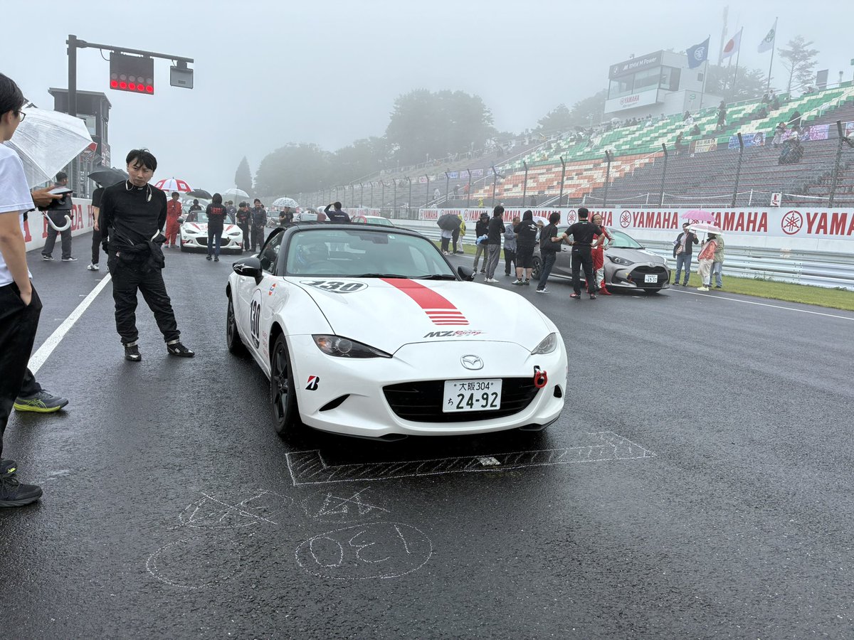 mahi34gtr's tweet photo. 昨日はs耐のトラックエンジニア
今日はs耐チャレンジのタイヤマン https://t.co/3jaC4ULqgT