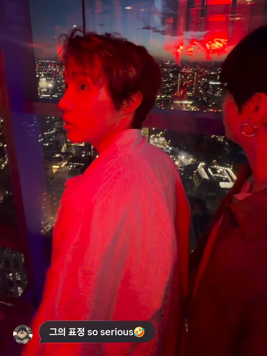 JaneJ89196851's tweet photo. 형아 표정이 귀여운 태형이, 또 그런 태형이가 사랑스러운 나🫠
"어우야 분위기가 좀 야한데😯"
🐻 그의 표정 so serious 🤣 https://t.co/JGY1w2ntOL