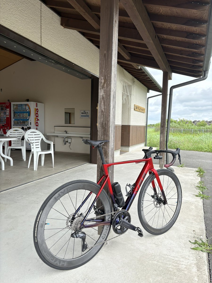BikesAreFreedom's tweet photo. 今日も☁️曇りで涼しいので
江戸川CRを五霞までポラライズド低強度70km🚴‍♀️🚴‍♀️
PWを抑えると心拍が下がりすぎるのでcadenceを100rpm以上にあげるしかないのが地味に辛い💦
#五霞 の防災ステーションは🆓🛜WiFiもある江戸川CR最高の休憩場所‼️
いつもありがとうございます🤗♪♪ https://t.co/IfyuFtFtye