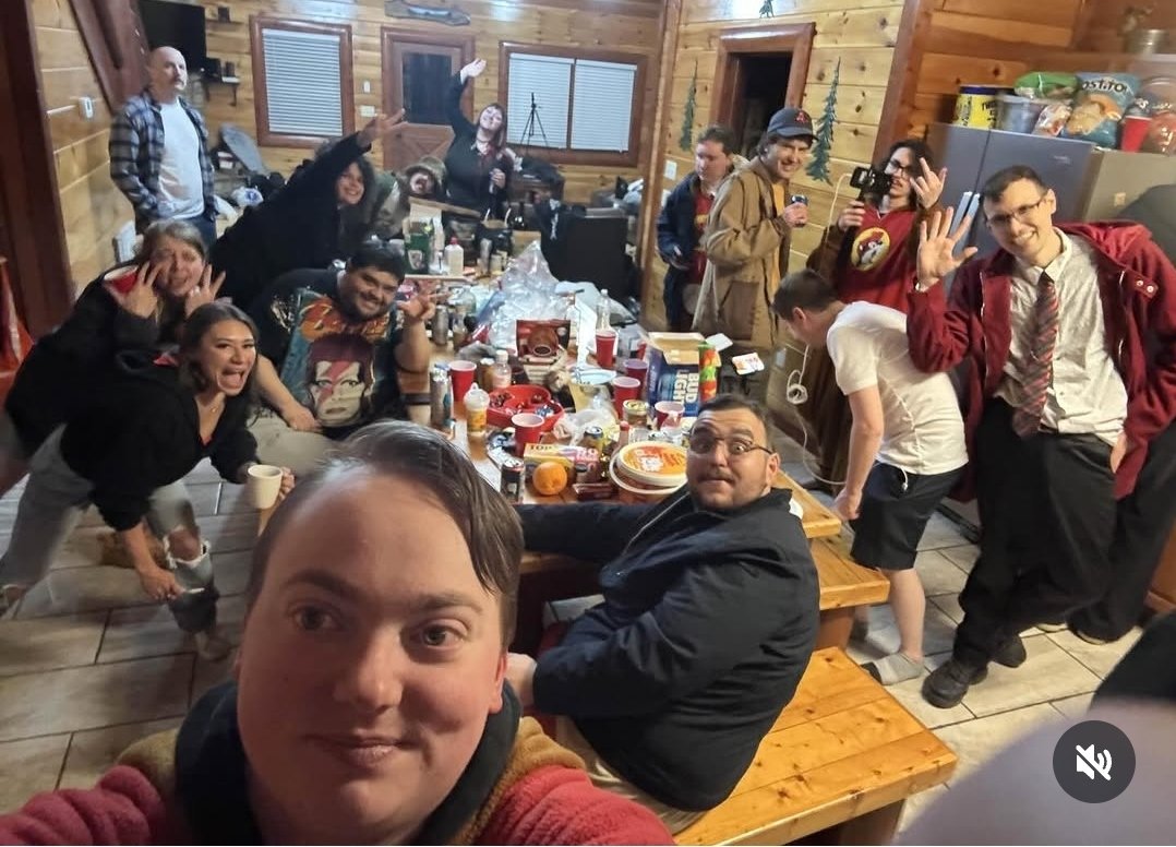 theFilter_FTL's tweet photo. I could kill everyone in this picture with my bare hands also I think king doctor is a FTM #fishtanklive https://t.co/3pVPNh2of6