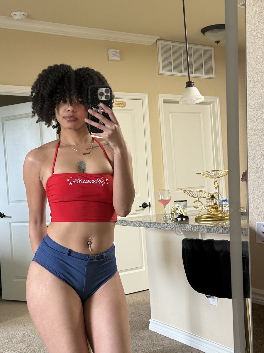 armanii_paige's tweet photo. Happy 4th ❤️ https://t.co/N2tqjyer9t