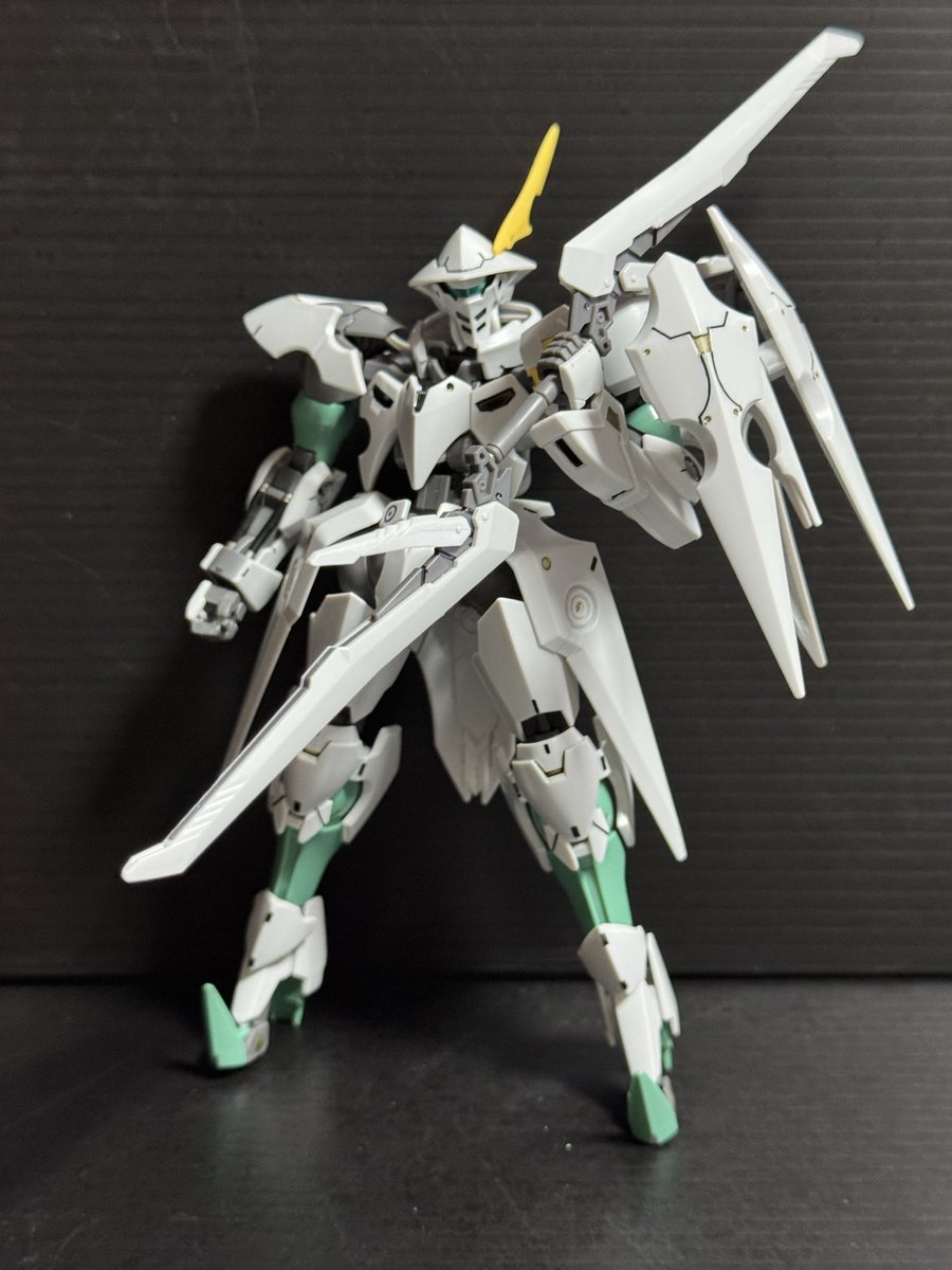 moco4848's tweet photo. 鉄血のオルフェンズ
HG オルトリンデ完成🎉
部分塗装で仕上げました
この子は足が小さすぎるからか自立が厳しい気がします😅
#プラモデルライフ
#ガンプラ https://t.co/CqOX8lAe5I