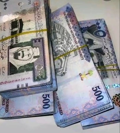 alamyr_bn83052's tweet photo. لو جتك 4 مليون ﷼ سعودي  اليوم
هل يمكن للمبلغ .. أن يحل كل مشاكلك💵 

۱ - نعم

۲- لا https://t.co/PHhV2GuzC7