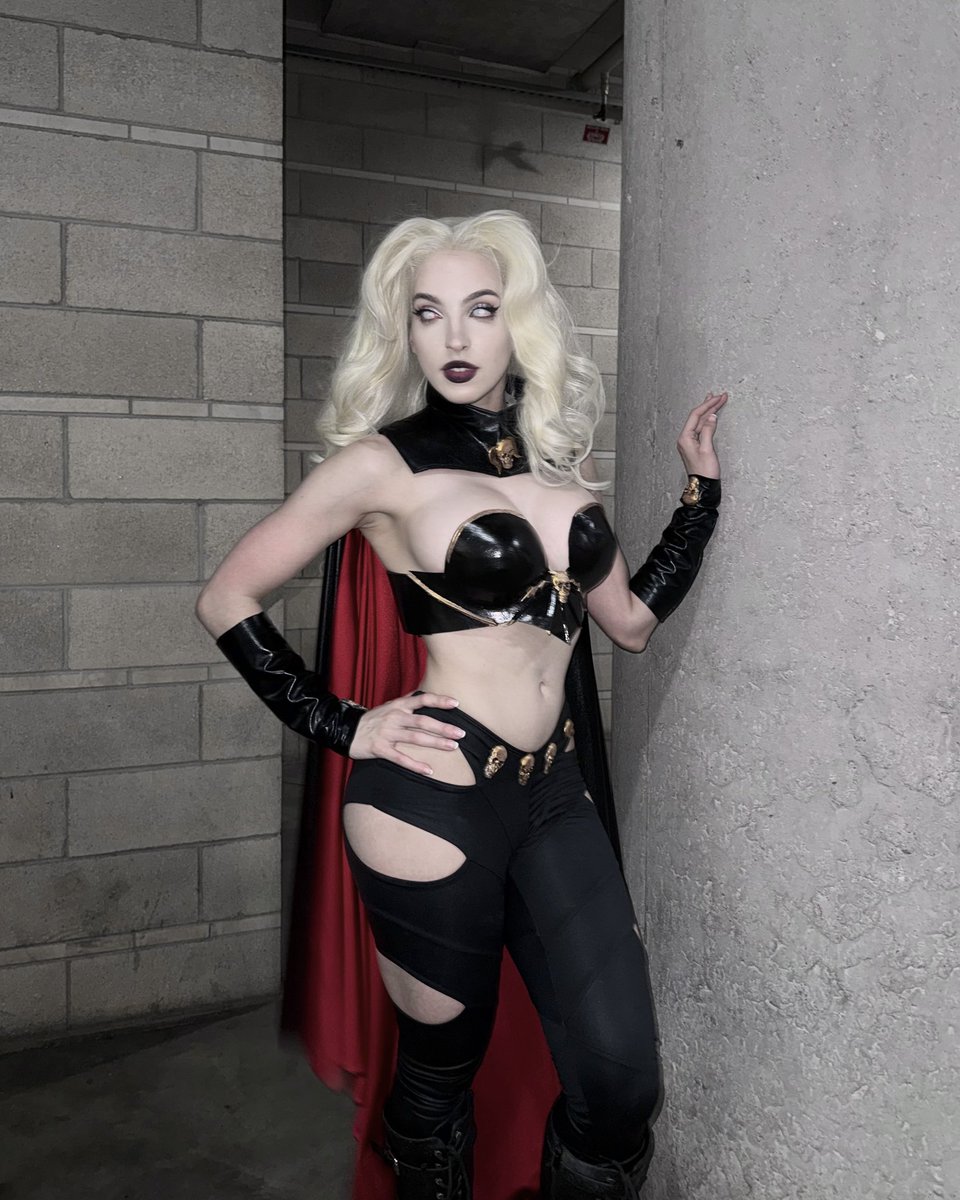 missbrisolo's tweet photo. anyone recognize this character? 🖤☠️

finally tried on this cosplay with the wig and contacts!! #ladydeath #cosplay https://t.co/TH7LvX9EiQ