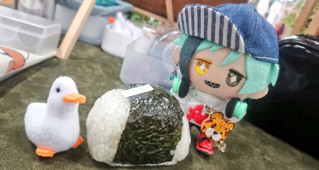 666rorou's tweet photo. おはようございます☀︎
2日目も頑張るぞー！！
浅草寺横のおにぎり🍙屋さん
150円で売ってたのびっくり！！
\朝ごはん♪朝ごはん♪/ https://t.co/WNNFAicrM0