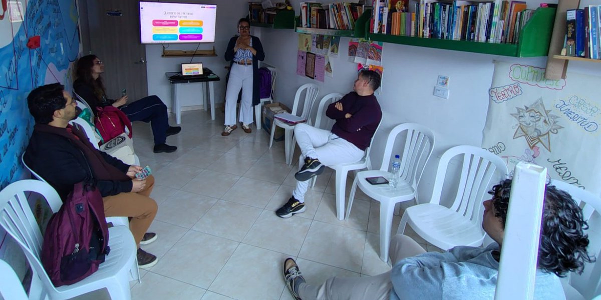 RedActivaJuveni's tweet photo. Están son algunas fotos de las primeras sesiones de Relajadamente, donde abordamos tipos de violencias, salud sexual y reproductiva y habilidades para la vida. https://t.co/vZzGhIkMXE