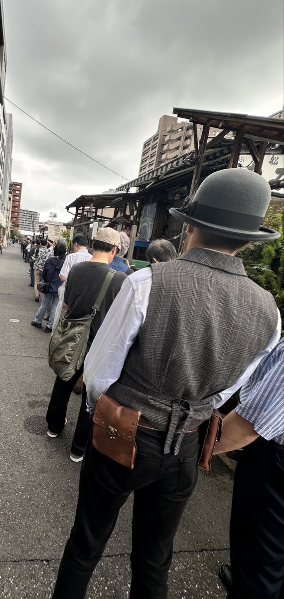 FSS96186864's tweet photo. 並びすぎ
来なければよかったか…
いや、何か掘り出し物あるだろう…
多分、きっと https://t.co/oQCPCup9TS