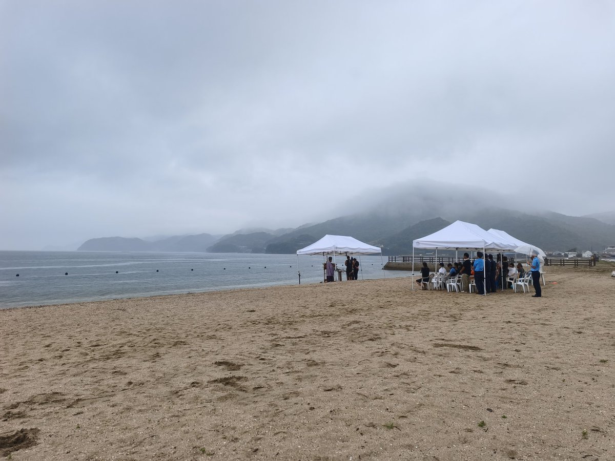 simabito's tweet photo. 海開き https://t.co/0EAh0QughH