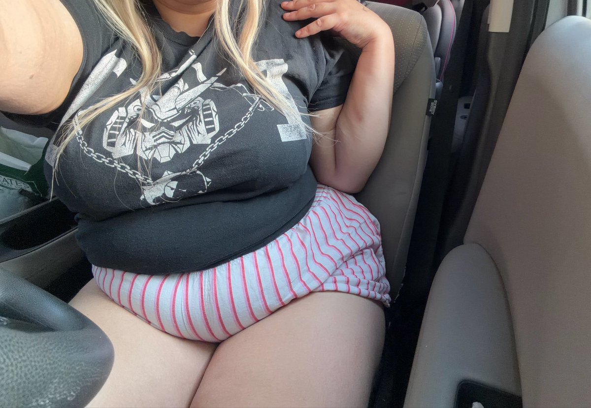theyaoimami's tweet photo. chubby with thick thighs, what more could you need??? https://t.co/E5QZyTgB9E