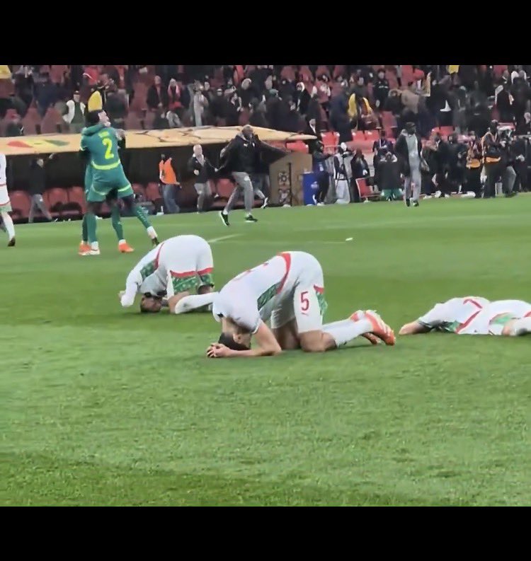 RoumzoC's tweet photo. @Linus594 @johnling Cette image porte deux nom celle de la honte et de l’humiliation.😘 https://t.co/XPCbaZVWyc