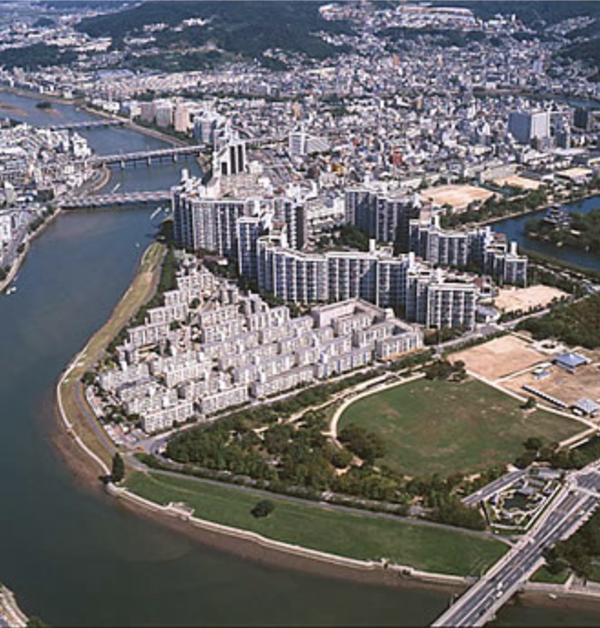 oidonhagouda's tweet photo. Some people criticize Japan for celebrating America’s 250th anniversary, saying it’s humiliating after what happened in Hiroshima.

But look at Hiroshima today.

The city was completely destroyed, yet it has risen again into a vibrant, peaceful place. 

We chose not to let hatred define our future. Instead, we built a strong friendship with the United States — one based on mutual respect and shared values.

Remembering the past is important. 

But staying trapped in it forever is not strength. Moving forward while refusing to repeat the mistakes of history — that is what Hiroshima represents today.
