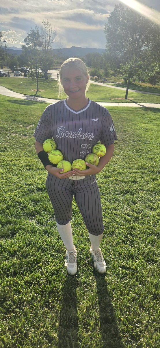 SavvySabin2029's tweet photo. It was a fun, beautiful week in Colorado. @TXBombersFarmer fought through the Gold bracket going 7-2 over the weekend. My stats:
Avg - .409
OBP - .458
OPS- 1.731
9 hits - 2 singles, 1 double, 6 HR's 13 RBI's
@DunnRightAth
#coloradosparkler #softball #leftypower https://t.co/VRMA6At5bs