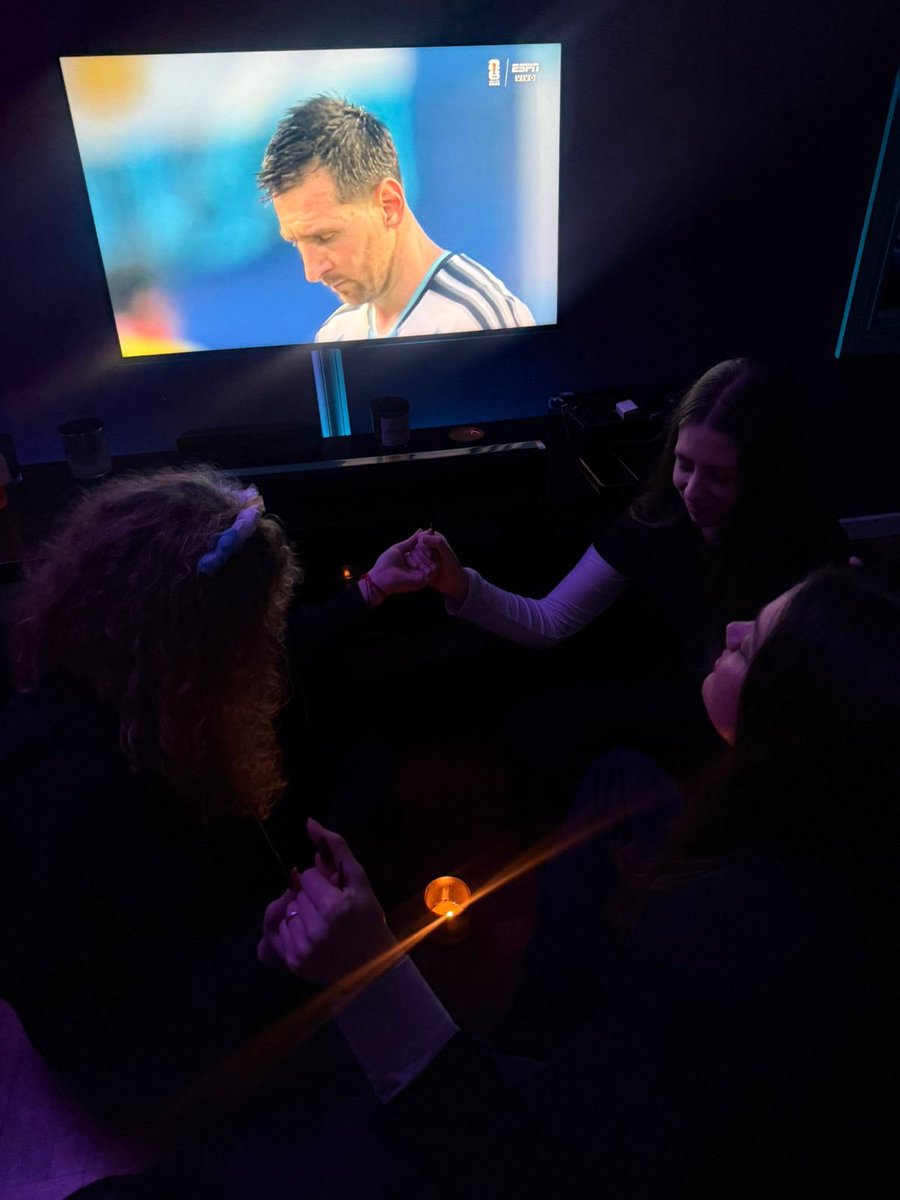 Laraimposti's tweet photo. 🕯️vamos argentina https://t.co/ByA4Mgv8Yy