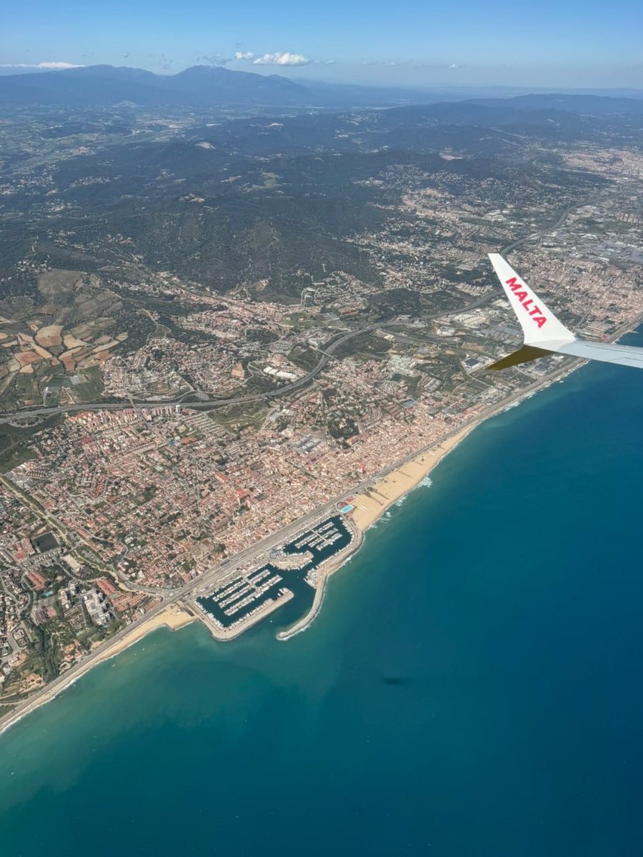 thalinarue's tweet photo. best seat in the sky https://t.co/fhur3kndyF