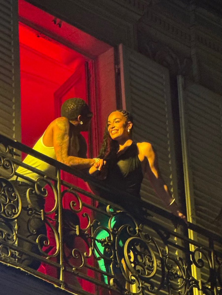 Ikay_vyb's tweet photo. Jorja Smith and Wizkid prove that simplicity can be powerful. Alive beautifully blends smooth R&amp;B with warm Afrobeats, wrapped in P2J’s elegant production. Soulful vocals, heartfelt lyrics, and effortless chemistry make this one of 2026’s most captivating collaborations. 🎶✨ https://t.co/u3mSpD6Rk1