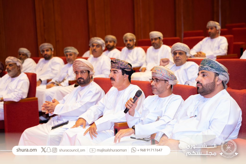 mo_alsulaimani5's tweet photo. في إطار حرصنا المستمر بمجلس الشورى على متابعة البرامج الوطنية ذات الأولوية والتحول الطاقي، شاركت اليوم في جلسة استضافة المجلس لسعادة المهندس محسن بن حمد الحضرمي، وكيل وزارة الطاقة والمعادن، وبحضور سعادة الشيخ الأمين العام وأصحاب السعادة الأعضاء. https://t.co/eENrEqyH7M