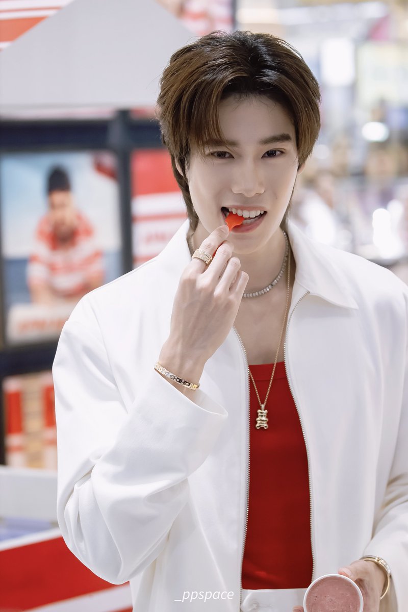 _ppspace's tweet photo. ตั้งใจกินติมมาก

PHUWIN APM ETE26
#APMMonacoTHXPhuwin
#phuwintang @phuwintang https://t.co/J681ZqBgPg