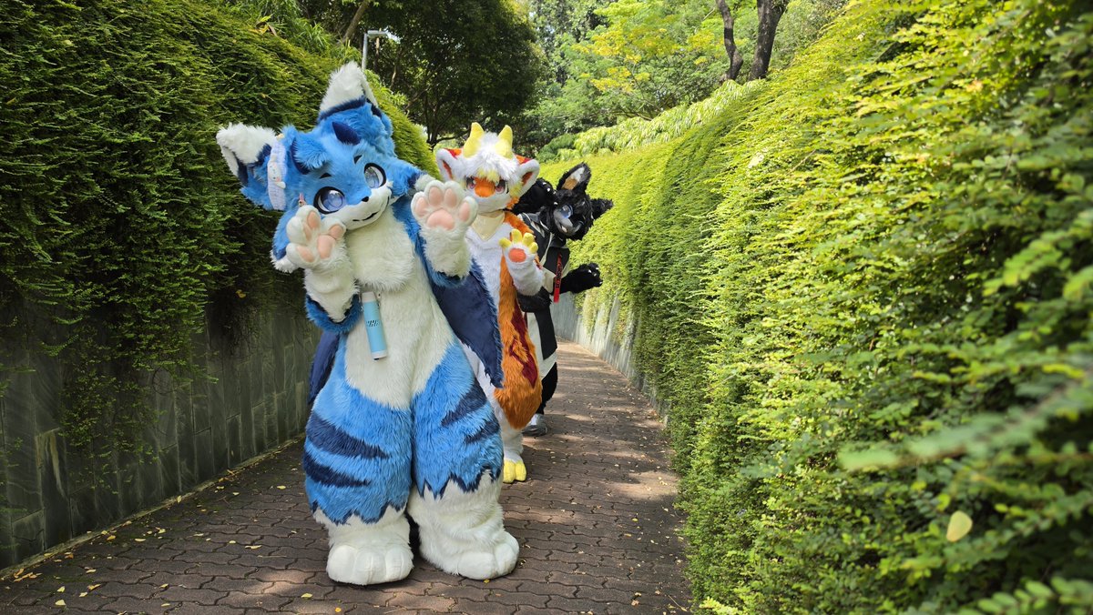 ThisIsThePi's tweet photo. Would like to feature another highlight of #singapore! Which is #fortcanning park! Had some amazing photos! Try to get the om the weekday, we waited an hour for the photo. Fun time with @chanchansg96 and @Ayy0151! Lets hangout again in the future!!! https://t.co/NNM0nAR4jE