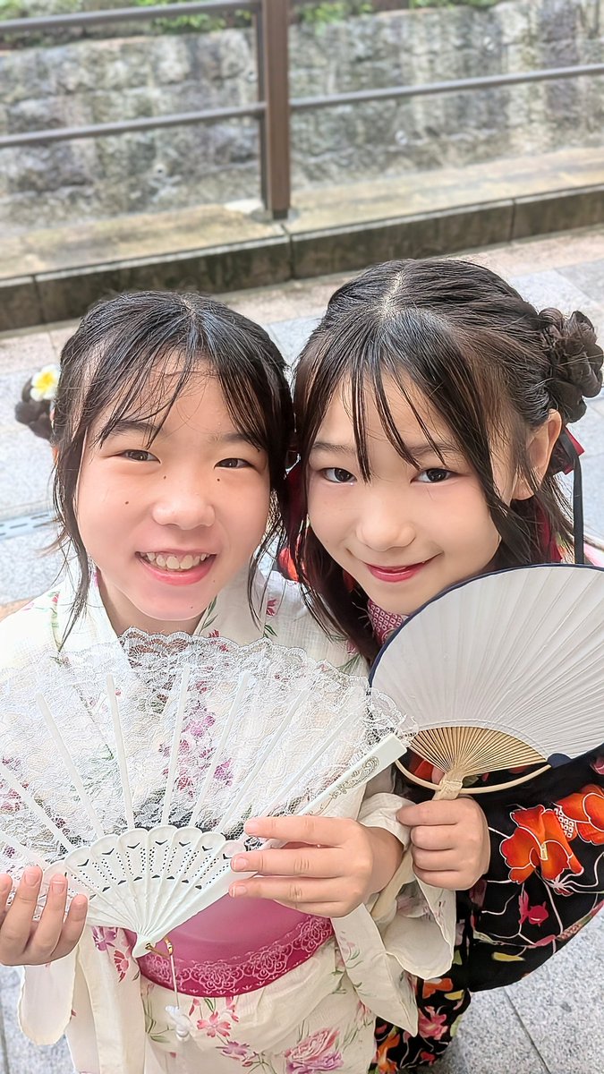 hirakawa1963's tweet photo. 佐賀エスプラッツホール☂
ライブ前セッション浴衣撮影会
美少女双子姉妹
Starrabbit🐰Marika❤️
すまいるきゃんでぃれんれん🩷
#福岡JSアイドル #双子アイドル #れんれん #Marika
#すまいるきゃんでぃ
#StarRabbit https://t.co/8OPDU0I9eK