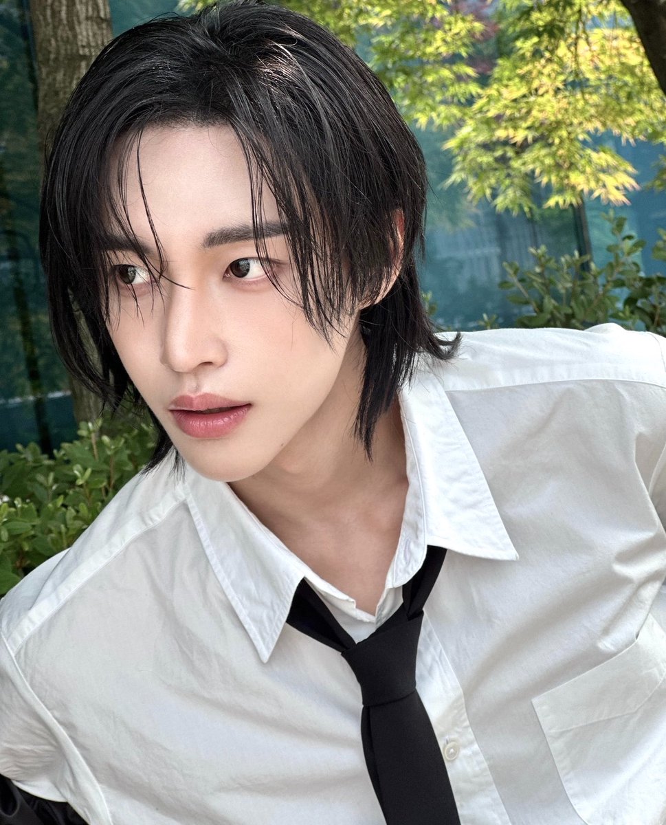 bintage02's tweet photo. 내 왕자님 미모가 너무 잘나셨다 https://t.co/O9AmASEInk