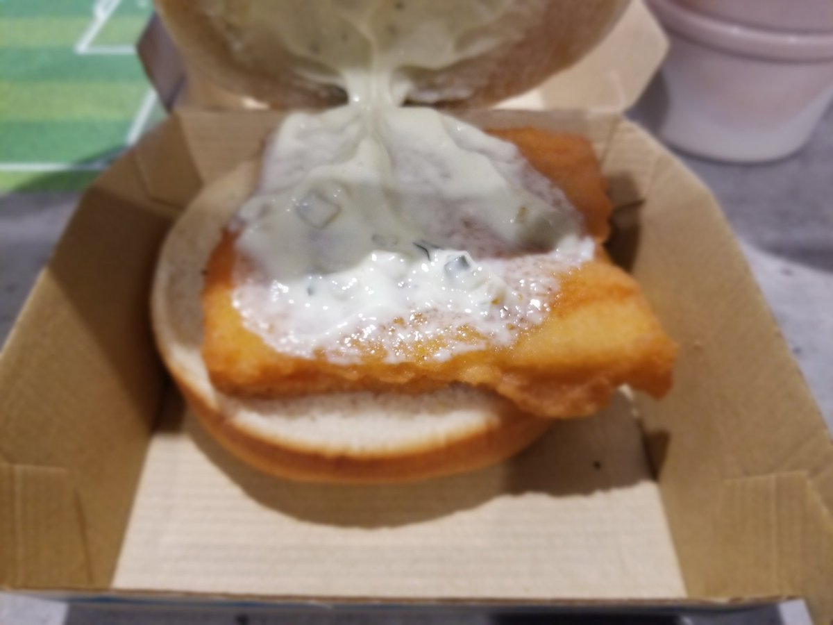 ThomasGouard's tweet photo. Craving satisfied. 🐟🍔 Nothing beats a perfectly steamed bun and crispy fish. #FiletOFish #FastFood #FishBurger #CravingSatisfied #CheatMeal #BurgerGram #SeafoodLover #ComfortFood #FastFoodLife #LunchBreak @McDonalds https://t.co/Kh20d13ptL
