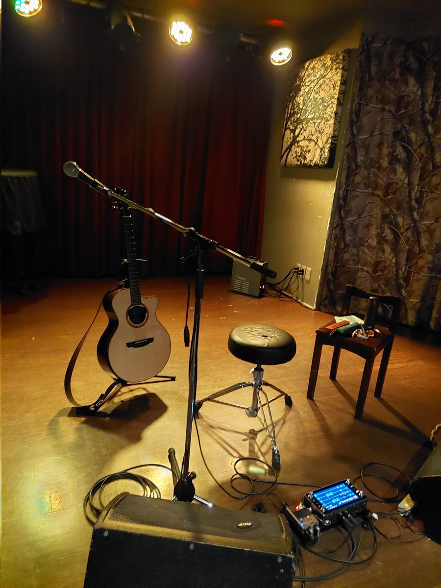 shimarirs's tweet photo. 休みとれたのギリギリだったけど、行けてよかった～
松井さんの機材入りのライブは初めてだったけど、こちらも迫力満点でいいですね～
演奏の素晴らしさに泣けてきて楽しいトークにたくさん笑わせてもらいました😊 https://t.co/TCXgGKHKIp