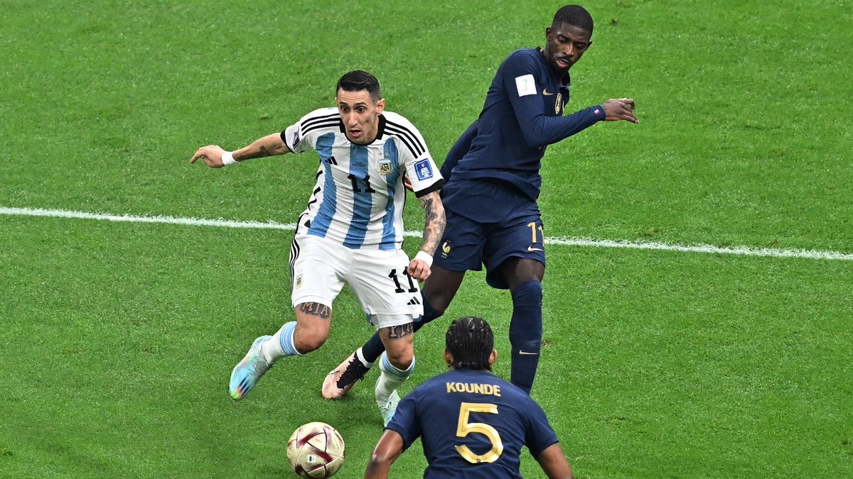 jose9603msd's tweet photo. Que los argentinos hablen de robos es una mentada de madre para ellos mismos todos sabemos que sin trampa no tuvieran 3 mundiales , el penal es clarísimo de que me están hablando Paraguay no jugó a nada encerrados en el arco 90 min @lautarodeIcampo deja de hablar mierda mantecoso https://t.co/YVO5XaDP4Z