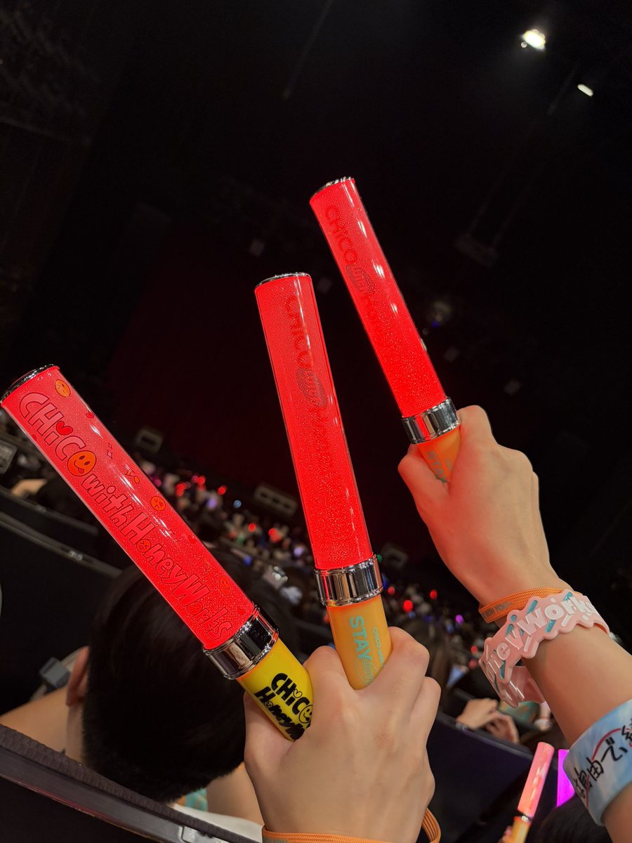 __rnonaca's tweet photo. 産前ラストライブ楽しかった🎶
2階席でゆったり参戦付き合ってくれてありがとう🫶 https://t.co/e4SnCe0vdz