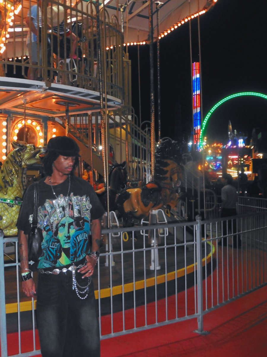 Macx_007's tweet photo. 🎡🎠 https://t.co/qjgjkbq4hN
