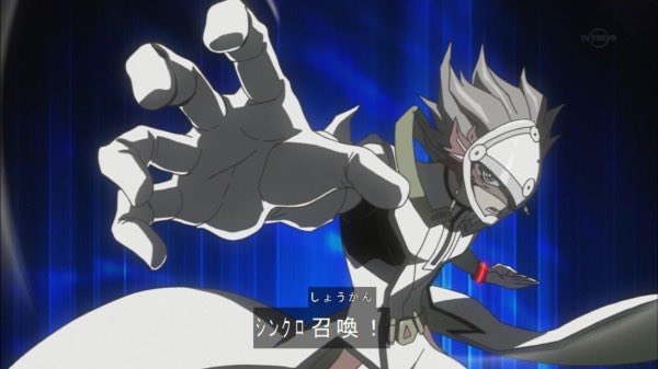 punsukabooks's tweet photo. #遊戯王アニメのオススメ回を語る
VRAINS第70話
ニューアバターで再登場したリボルバー様によるシンクロお披露目回。ヴのシンクロ召喚は過去作のと比べると近未来的っぽくなっていてカッコいいです。サベージは個人的にはリボルバーのドラゴンで一番好きかも。対してやられたウィンディ滅茶痛々しい。 https://t.co/L1lXn4ArDk