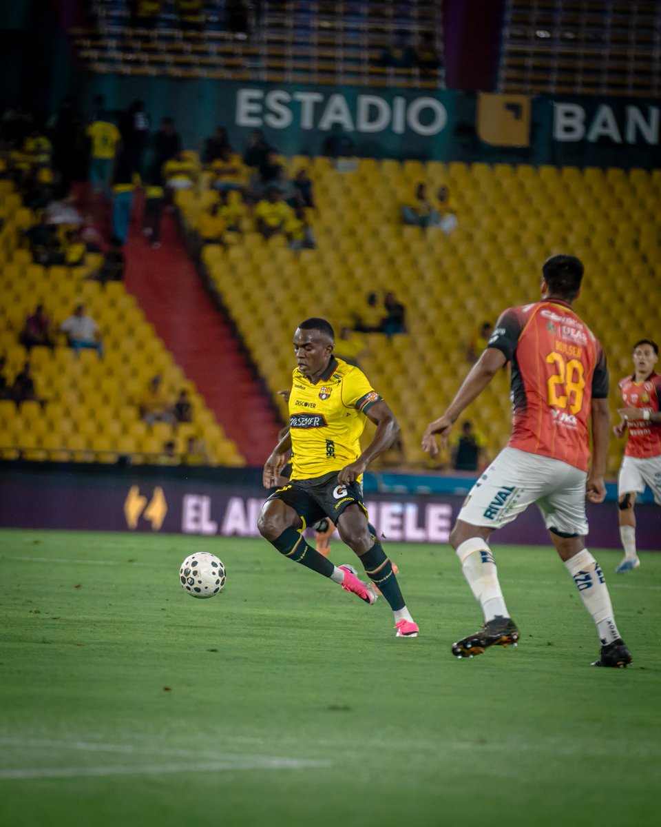 BarcelonaSC's tweet photo. 75’ | #BSCvsCDCuenca 2-0
#LigaEcuabet
#BarcelonaMiPasión https://t.co/oZ7nHIG75b