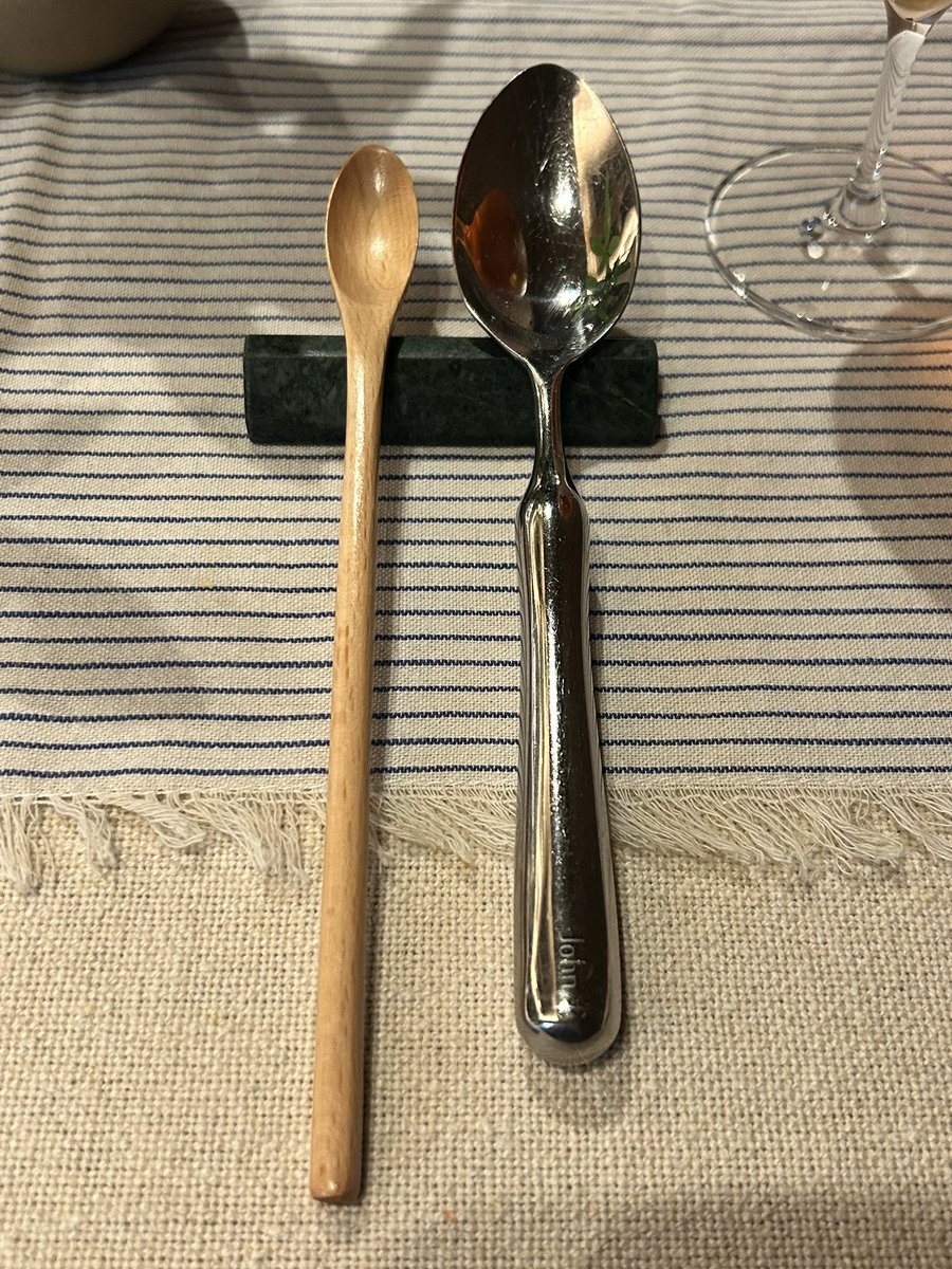 初めに桃（そして香り）を味わって、桃から離れて（クランブルが強め