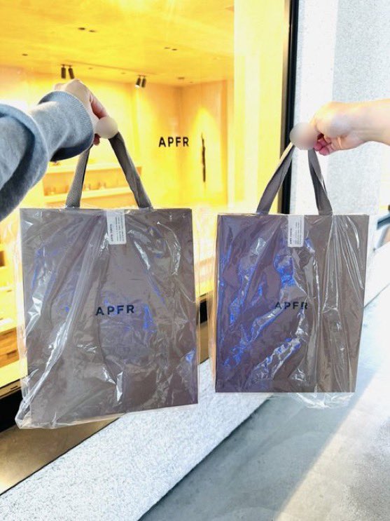mela_kitty's tweet photo. APFR&amp;チェンジストリートで行ってた商店街へ🥹

スビンペンのお友達 が🐿️が映っていた画角を一緒に探してくれて、たくさん写真を撮りました♡

また思い出が一つ増えた🫶 https://t.co/S1p2aALt1i