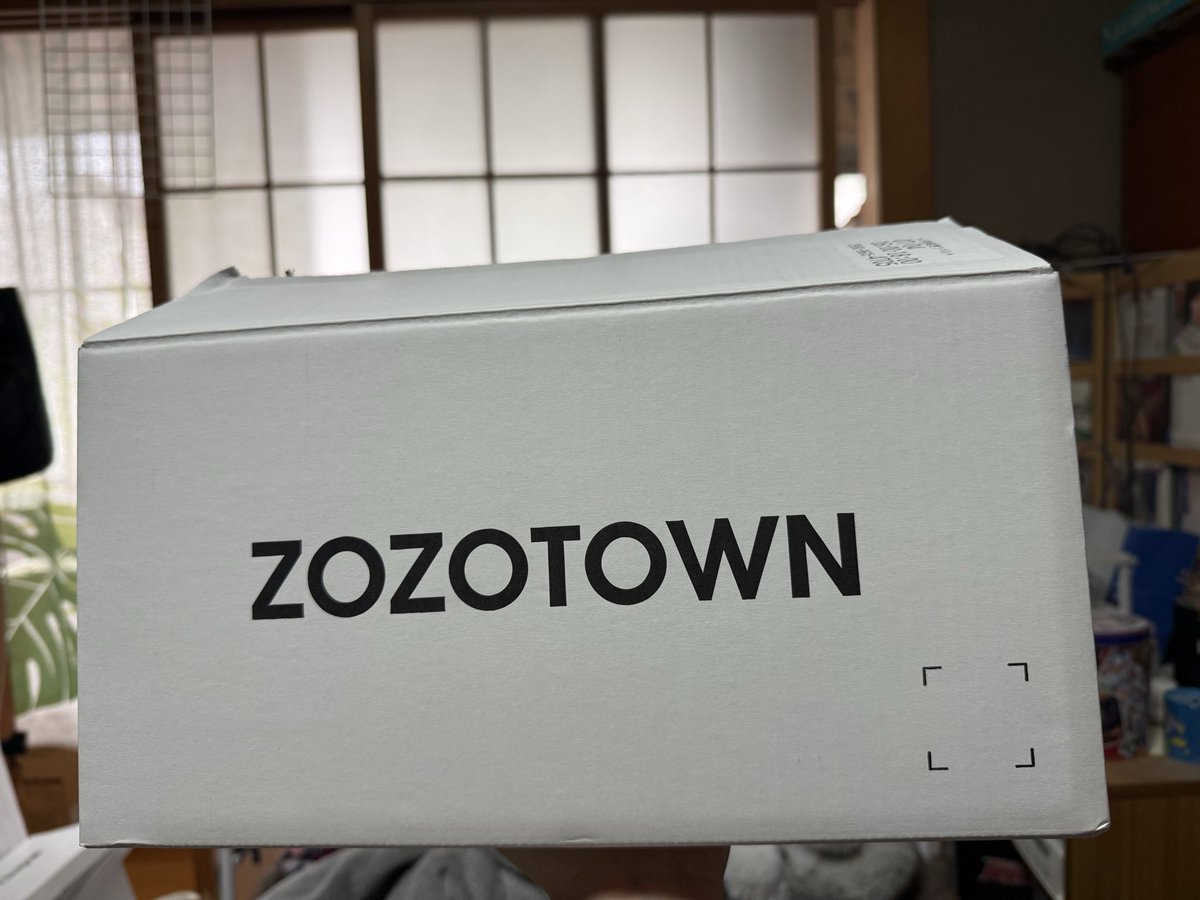 kphs_ny's tweet photo. ZOZOTOWN箱変わったんだ～くらいに思ってたら🥹やばすぎー！！！当たりますようにっ🫶🏽
#ZOZOSALE箱CP https://t.co/YXNYN5gxK9
