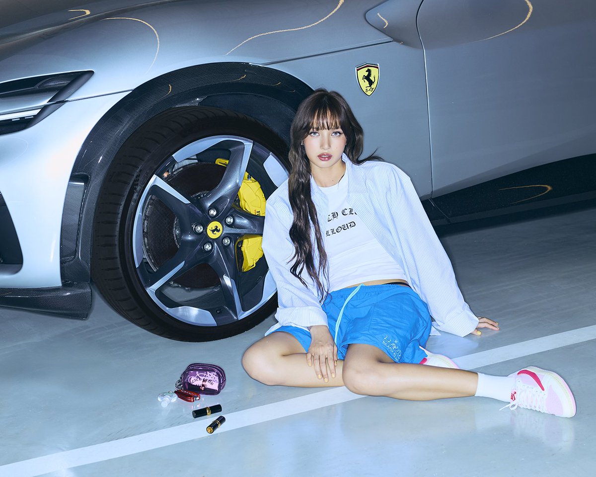 KINGTHEREALFIII's tweet photo. Lisa showing off her new Lloud Beach Club merch next to her Ferrari—it's the hottest thing she's ever done 🫦 and her tomboy style adds the finishing touch

Lloud Beach Club is now available online blinks https://t.co/nxmmO2pGfI