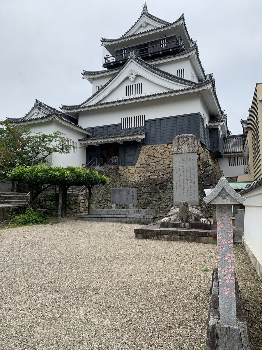 hn2la's tweet photo. 7月4日土曜日
城巡り
大喧嘩あとの仲直りデート
岡崎城
酒井忠次さんと
榊原康政さんに会いお話しさせていただき感激でした
奥殿陣屋も寄らせていただきました
今回の御城印 https://t.co/1R4yi5Bzqd